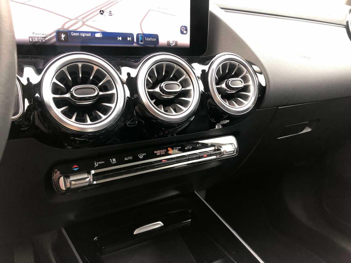 Mercedes-Benz EQA 300