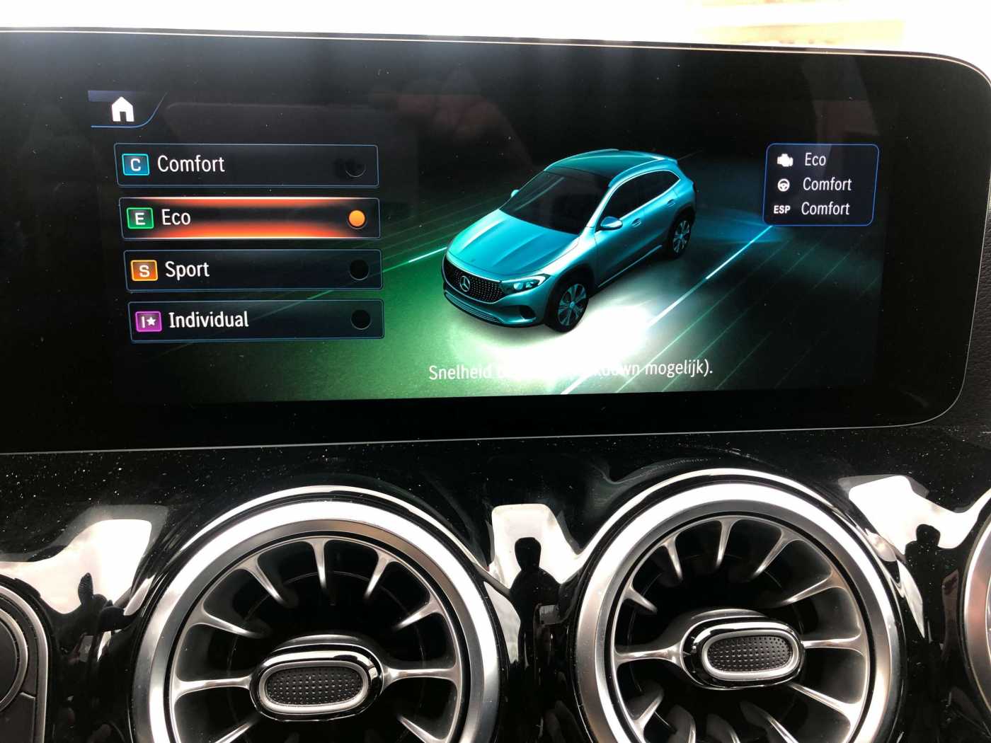 Mercedes-Benz EQA 300