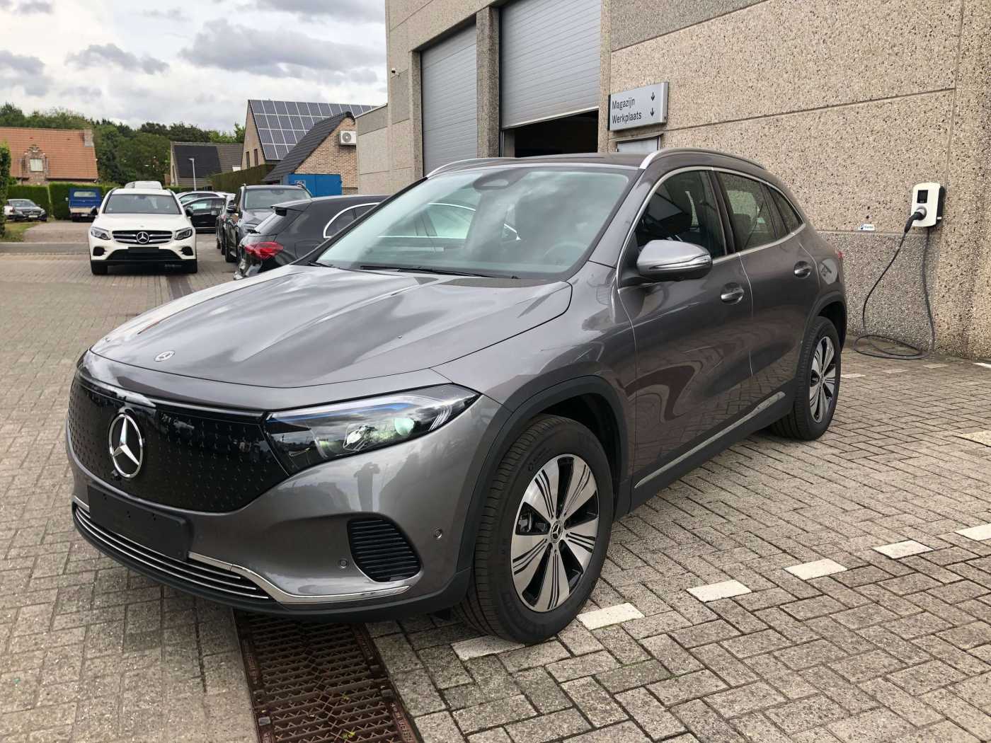 Mercedes-Benz EQA 300