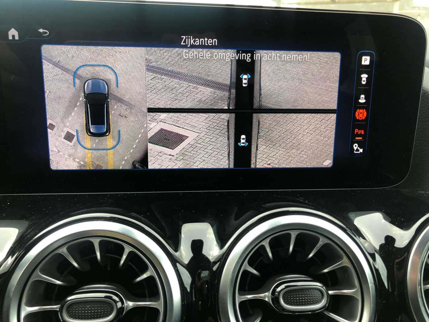 Mercedes-Benz EQA 300