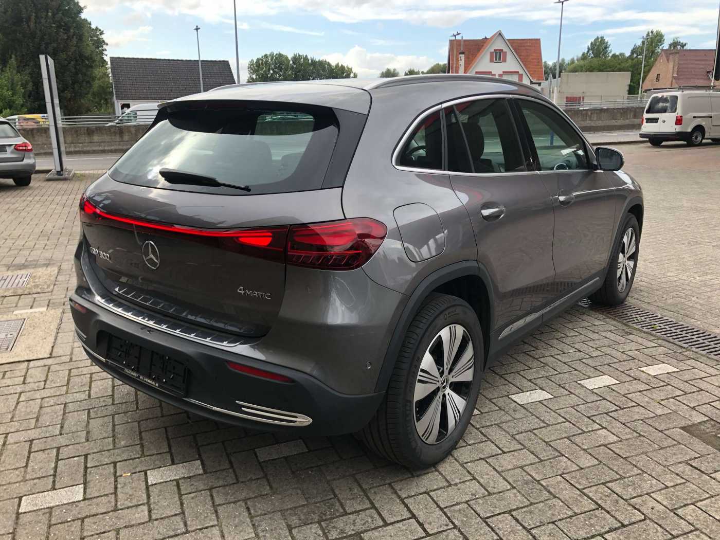 Mercedes-Benz EQA 300