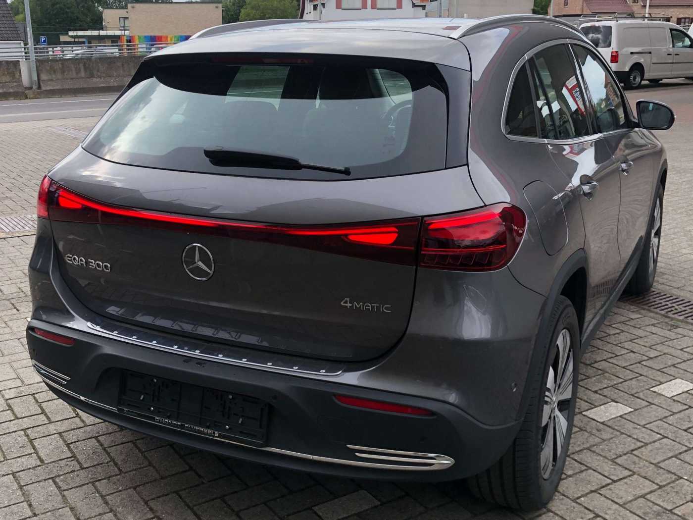 Mercedes-Benz EQA 300